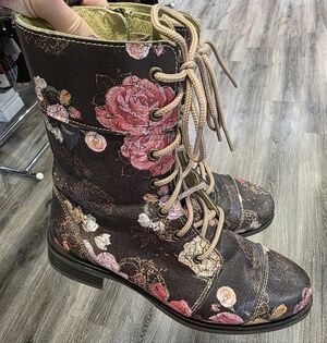 Maël Leather Boots With Floral Print, Size 37/7 Made In Canada